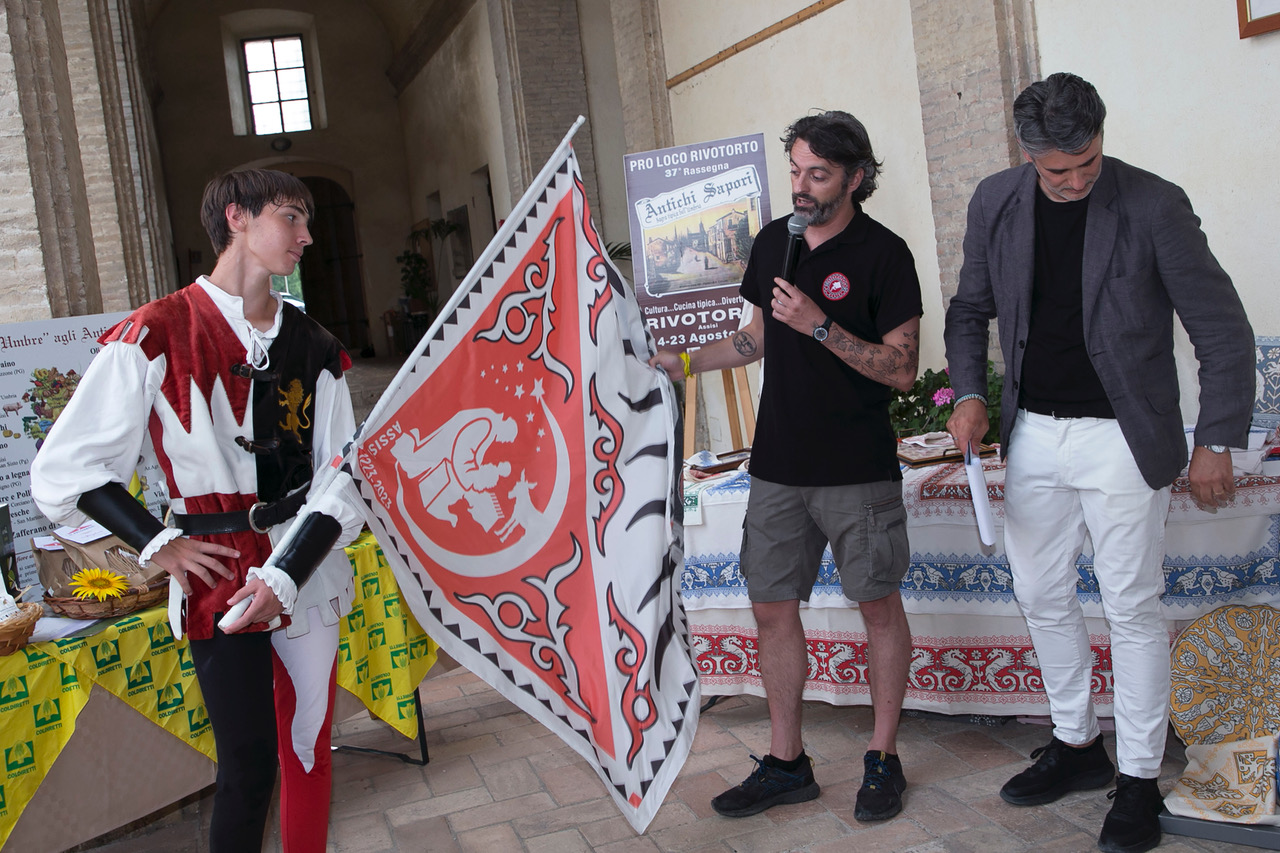 Antichi Sapori 2026 si presenta: Rivotorto celebra le eccellenze umbre tra tradizione, cultura e solidarietà (foto) 36 Antichi Sapori 2026 si presenta: Rivotorto celebra le eccellenze umbre tra tradizione, cultura e solidarietà (foto) 35