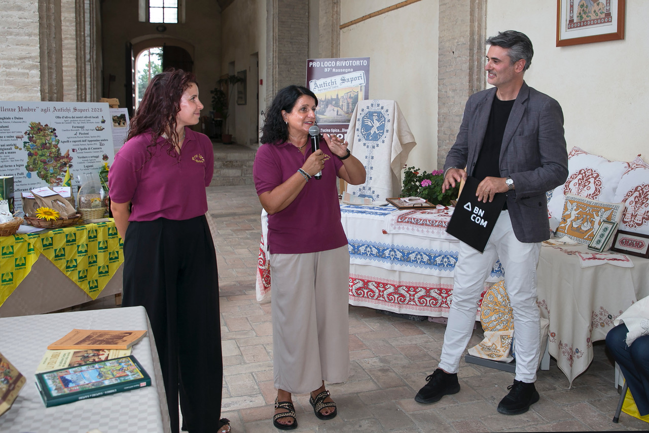 Antichi Sapori 2026 si presenta: Rivotorto celebra le eccellenze umbre tra tradizione, cultura e solidarietà (foto) 34 Antichi Sapori 2026 si presenta: Rivotorto celebra le eccellenze umbre tra tradizione, cultura e solidarietà (foto) 33