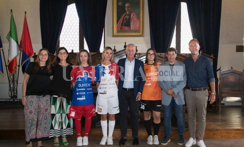 L’Assisi Calcio di Riccardo Gaucci si presenta: ecco squadra, staff e nuove divise (foto+video) 2 L’Assisi Calcio di Riccardo Gaucci si presenta: ecco squadra, staff e nuove divise (foto+video) 1