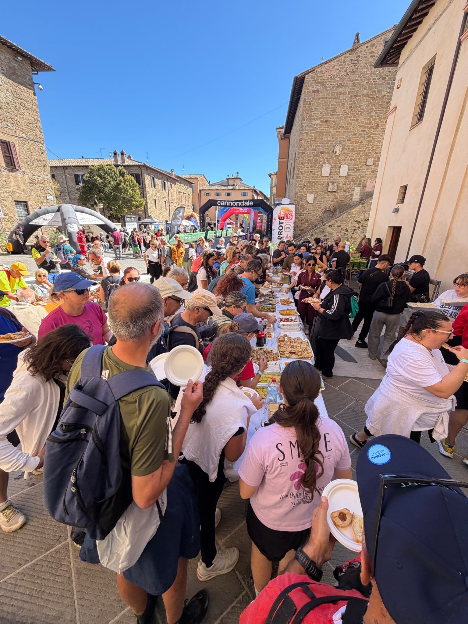 L’energia di Umbria Crossing conquista Bettona: sport, solidarietà e un grande abbraccio per la Pediatria di Perugia (foto) 8 L’energia di Umbria Crossing conquista Bettona: sport, solidarietà e un grande abbraccio per la Pediatria di Perugia (foto) 7