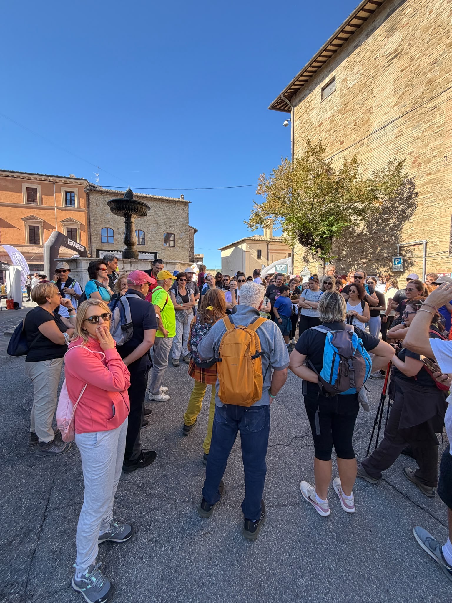L’energia di Umbria Crossing conquista Bettona: sport, solidarietà e un grande abbraccio per la Pediatria di Perugia (foto) 12 L’energia di Umbria Crossing conquista Bettona: sport, solidarietà e un grande abbraccio per la Pediatria di Perugia (foto) 11