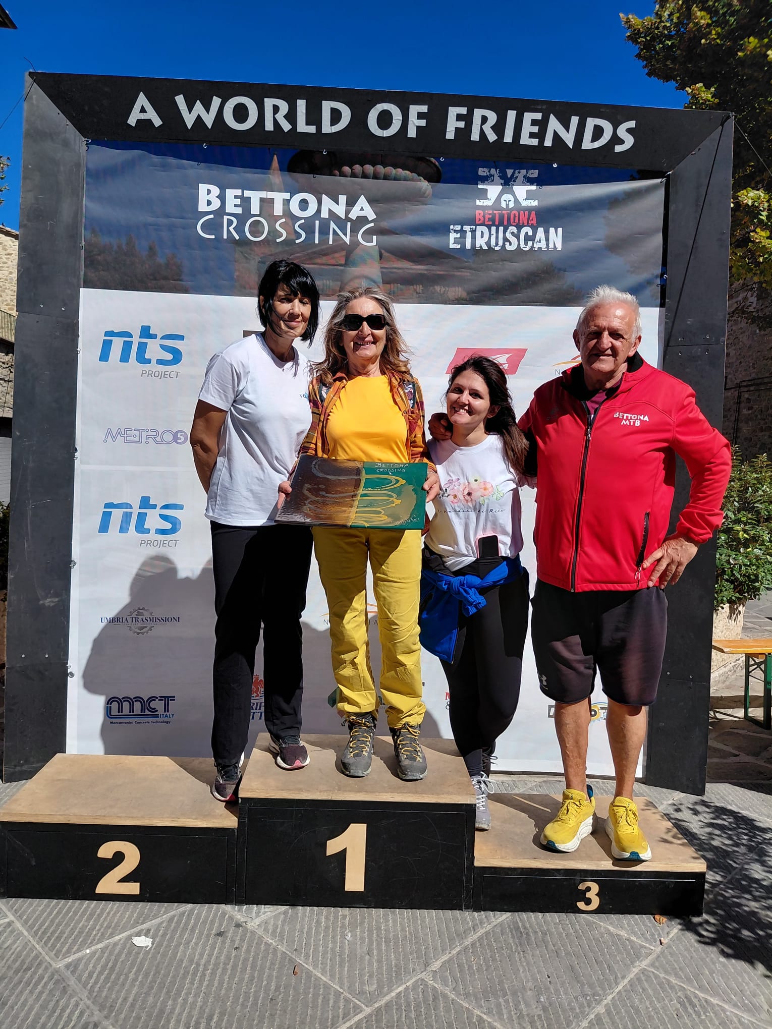 L’energia di Umbria Crossing conquista Bettona: sport, solidarietà e un grande abbraccio per la Pediatria di Perugia (foto) 20 L’energia di Umbria Crossing conquista Bettona: sport, solidarietà e un grande abbraccio per la Pediatria di Perugia (foto) 19