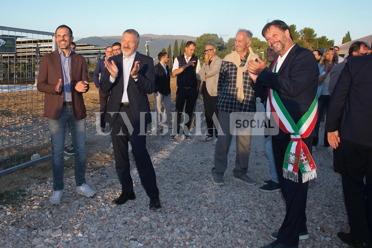 A Bettona il mirtillo cresce sotto il fotovoltaico: alla Tenuta Servettini agricoltura ed energia insieme (foto+video) 45 A Bettona il mirtillo cresce sotto il fotovoltaico: alla Tenuta Servettini agricoltura ed energia insieme (foto+video) 44