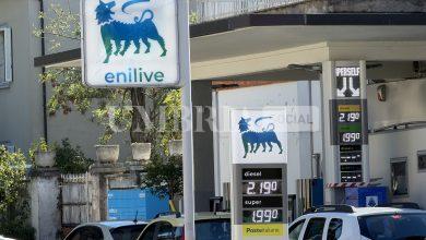 Caro carburanti, il tetto ai prezzi arriva anche in Umbria: code ai distributori Eni 5 Caro carburanti, il tetto ai prezzi arriva anche in Umbria: code ai distributori Eni 4