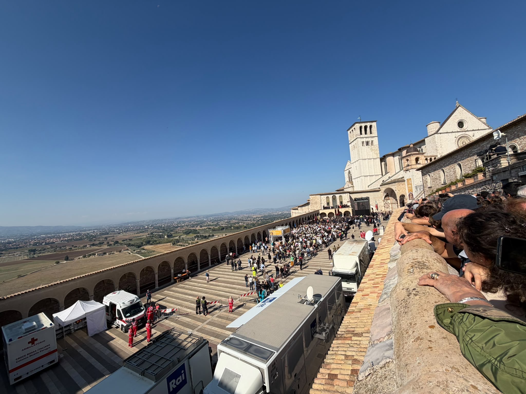 Assisi, la Lampada di San Francesco accesa a nome di tutti i Comuni d’Italia (foto) 36 Assisi, la Lampada di San Francesco accesa a nome di tutti i Comuni d’Italia (foto) 35
