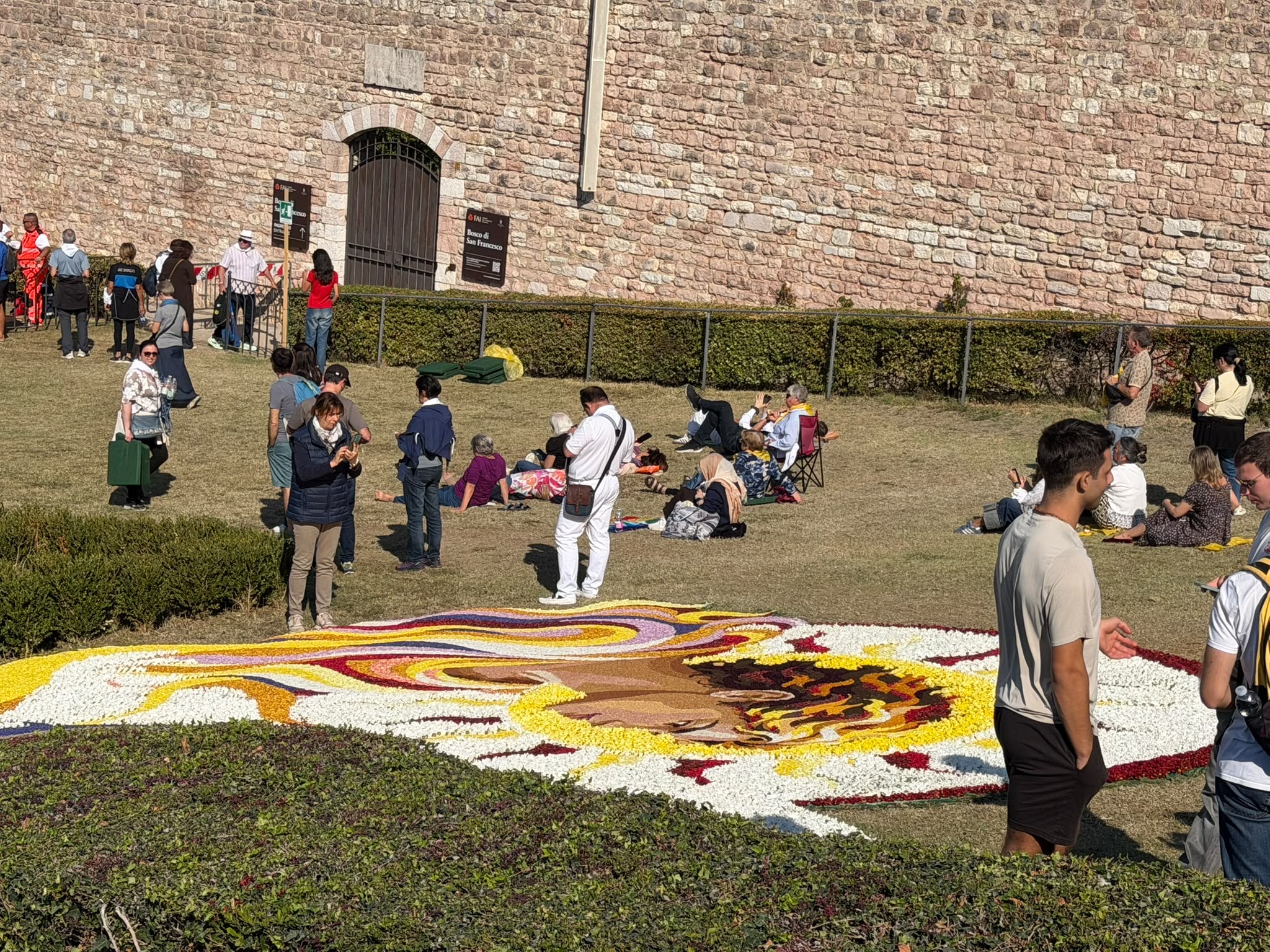 Assisi, la Lampada di San Francesco accesa a nome di tutti i Comuni d’Italia (foto) 16 Assisi, la Lampada di San Francesco accesa a nome di tutti i Comuni d’Italia (foto) 15