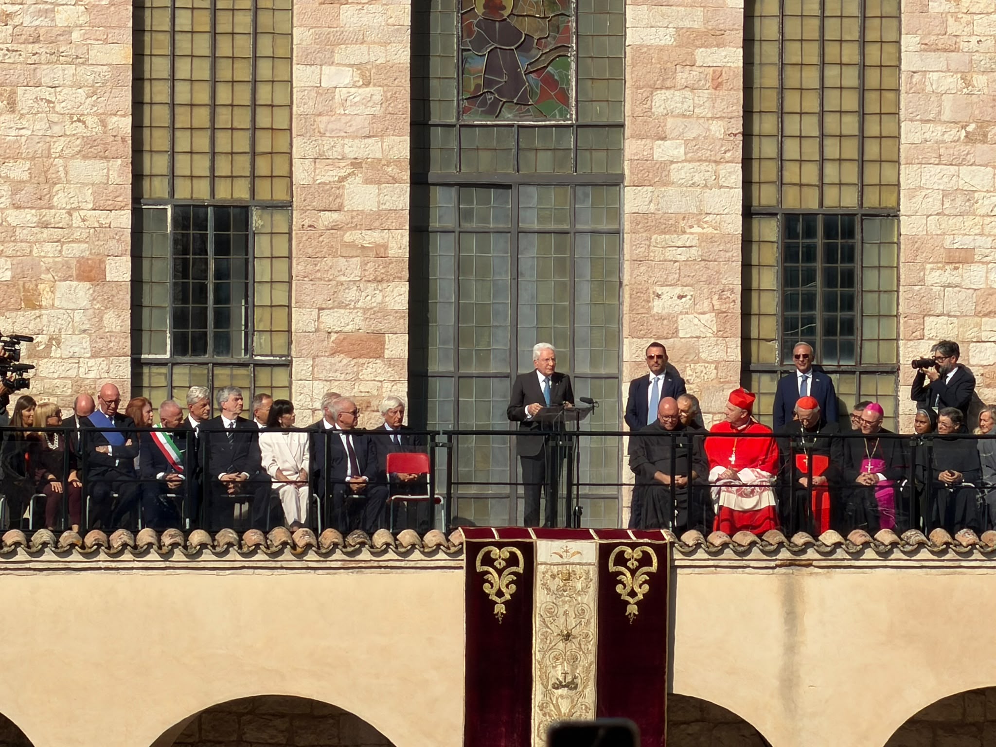 Assisi, la Lampada di San Francesco accesa a nome di tutti i Comuni d’Italia (foto) 42 Assisi, la Lampada di San Francesco accesa a nome di tutti i Comuni d’Italia (foto) 41