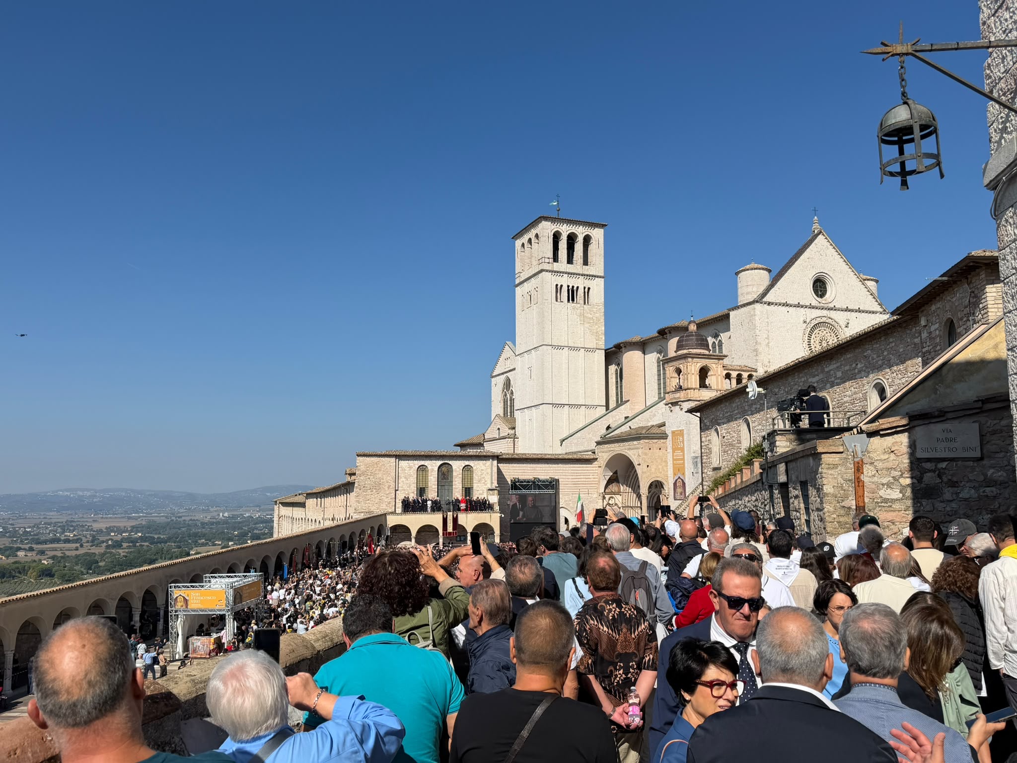 Assisi, la Lampada di San Francesco accesa a nome di tutti i Comuni d’Italia (foto) 32 Assisi, la Lampada di San Francesco accesa a nome di tutti i Comuni d’Italia (foto) 31