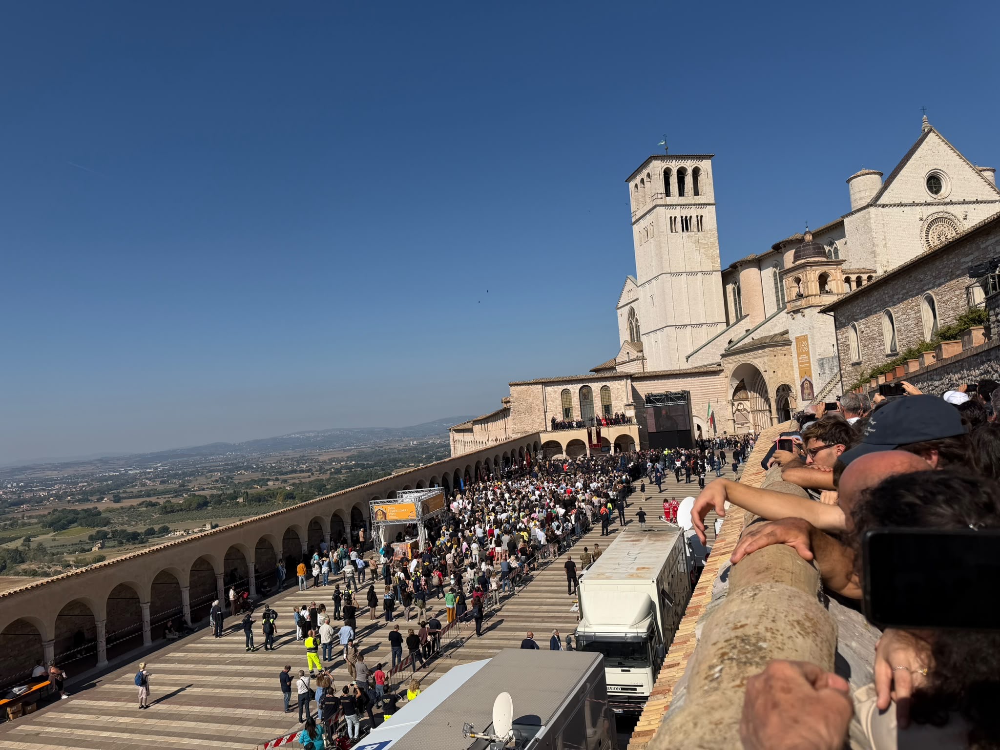 Assisi, la Lampada di San Francesco accesa a nome di tutti i Comuni d’Italia (foto) 34 Assisi, la Lampada di San Francesco accesa a nome di tutti i Comuni d’Italia (foto) 33