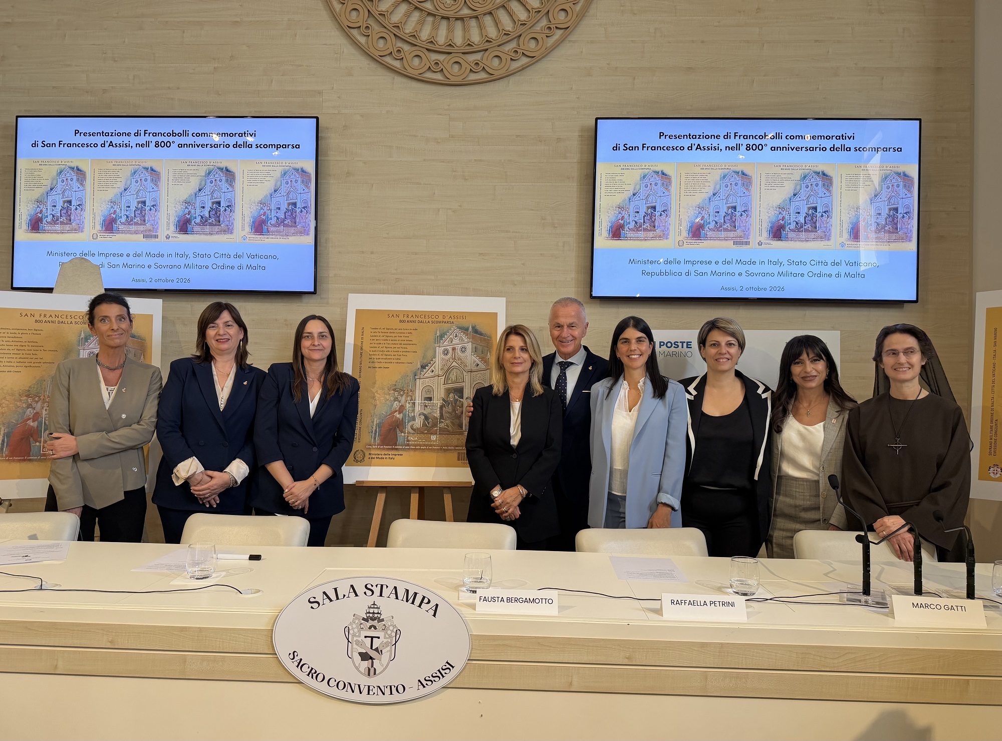 Presentato francobollo commemorativo dell’ottavo centenario: annullo filatelico il 4 ottobre in Piazza del Comune 4 Presentato francobollo commemorativo dell’ottavo centenario: annullo filatelico il 4 ottobre in Piazza del Comune 3
