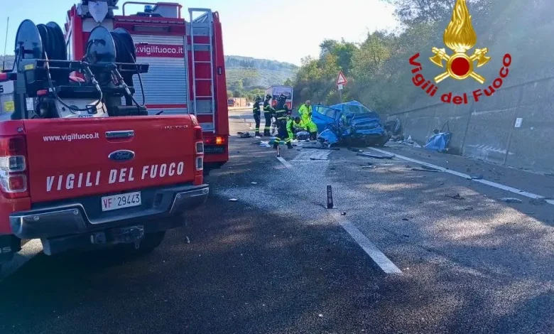 Grave incidente auto-tir sulla Perugia-Bettolle, morti in ospedale i due giovani 2 Grave incidente auto-tir sulla Perugia-Bettolle, morti in ospedale i due giovani 1