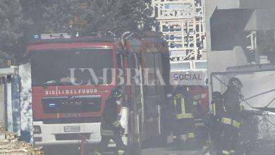 Bastia Umbra, incendio in un'azienda a pochi passi da Umbriafiere: alta colonna di fumo visibile fino ad Assisi 3