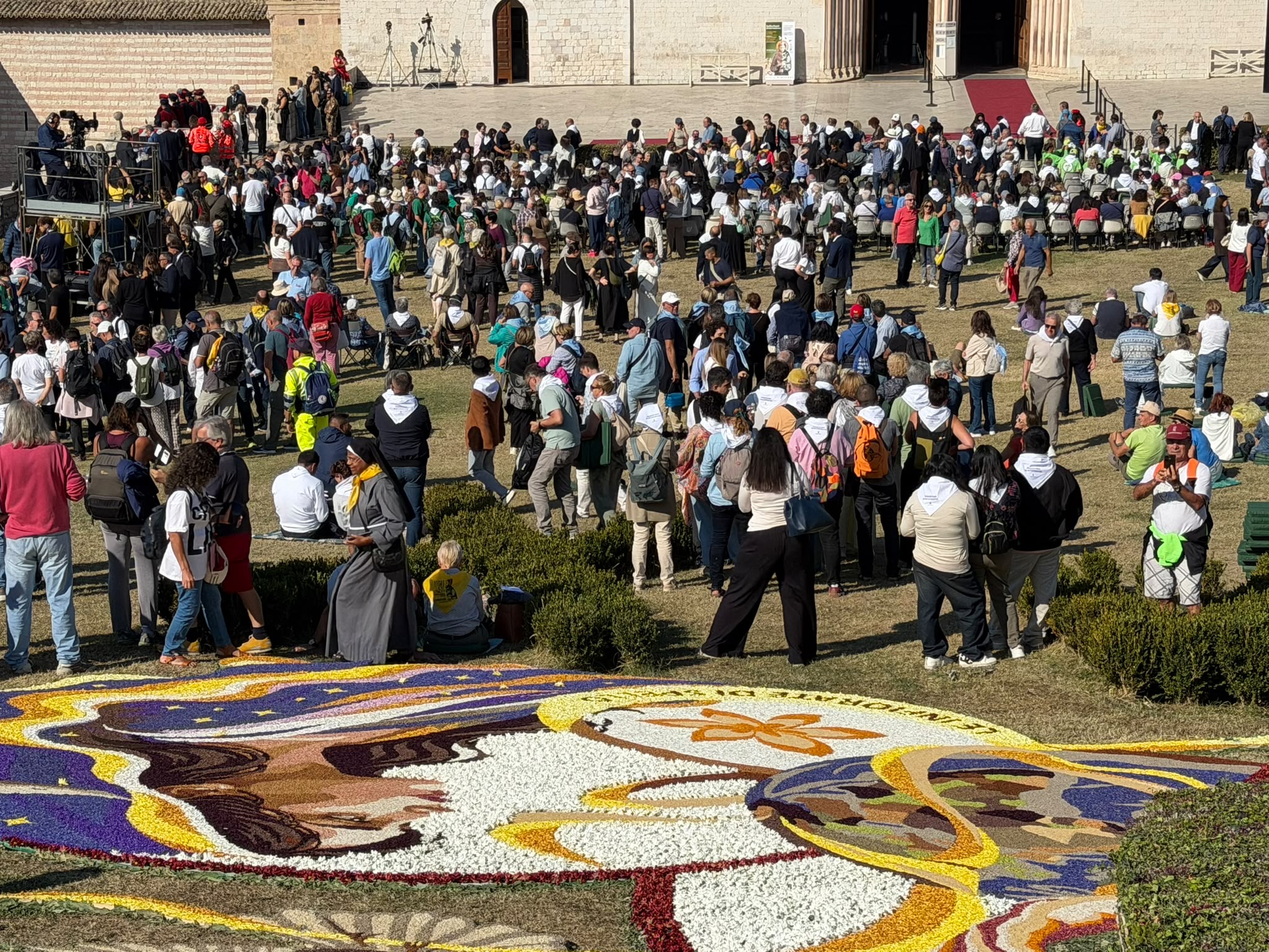 Assisi, la Lampada di San Francesco accesa a nome di tutti i Comuni d’Italia (foto) 18 Assisi, la Lampada di San Francesco accesa a nome di tutti i Comuni d’Italia (foto) 17